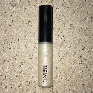 MAC Lipglass in Snowscene